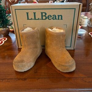 L.L. Bean Toddler Sz 6 Suede Boots